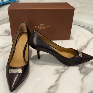 Coach woman high heel pump! 6.5 M